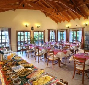 candy-aprt-hotel-desayunador